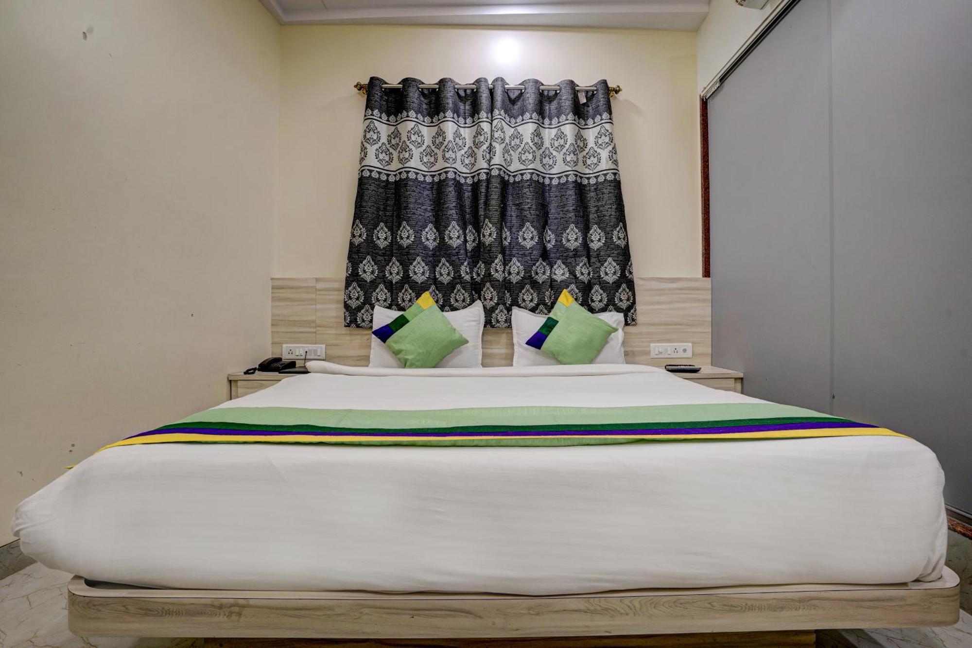 Kiwi International,Hotel,Мумбай Екстериор снимка